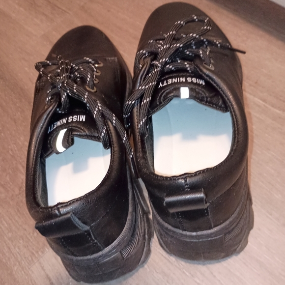 Women's Retro Miss Ninety Black Sneakers Size 8 Dark Academia - Picture 4 of 5